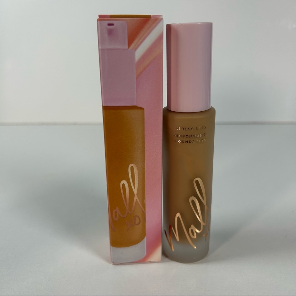 Mally Stress Less Performance Foundation Hydrating Brighten TAN 1 oz New in Box - Picture 4 of 5